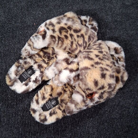 VOLCOM Lived In Lounge Leopard Cheetah Fur Slippers slide on shoes sz 8 - Picture 1 of 6